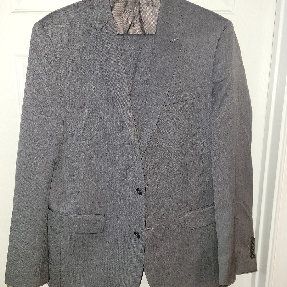 Egara Men's Slim Fit  virgin wool suit